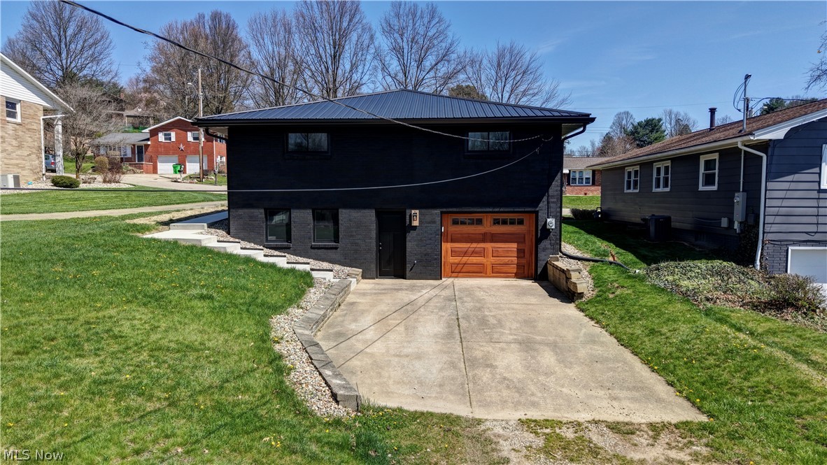 212 High Street Dover OH 44622
