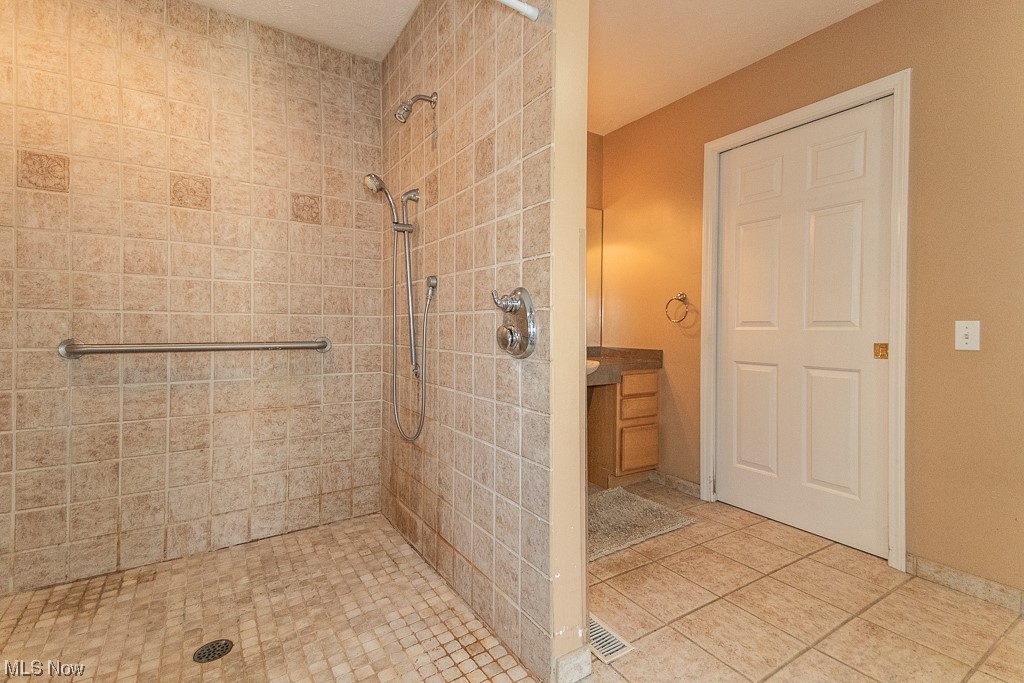 4415 Prasse Road South Euclid OH 44121