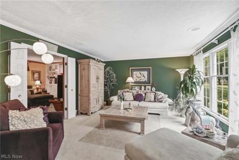 577 Debbington Drive Bay Village OH 44140