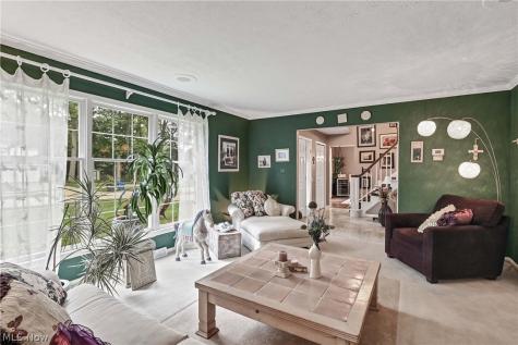 577 Debbington Drive Bay Village OH 44140