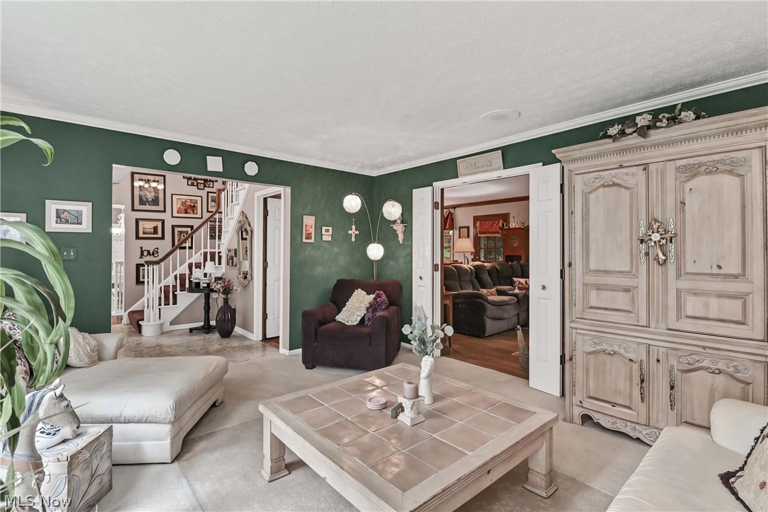 577 Debbington Drive Bay Village OH 44140