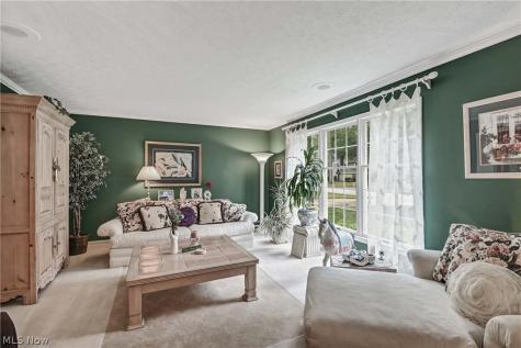 577 Debbington Drive Bay Village OH 44140