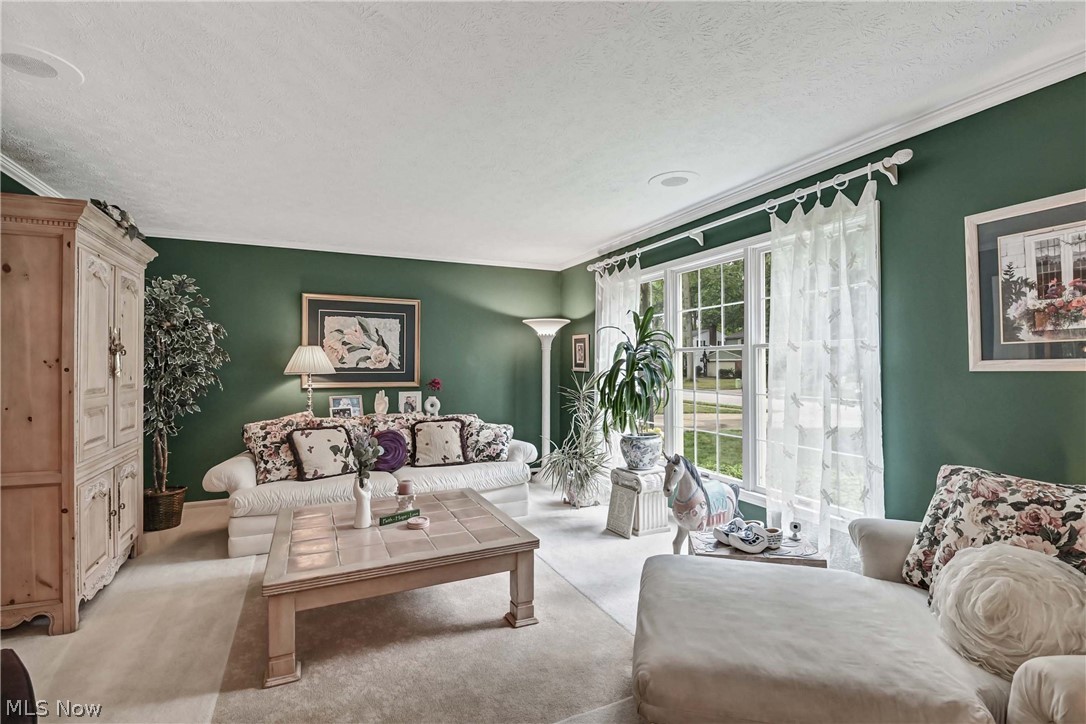 577 Debbington Drive Bay Village OH 44140