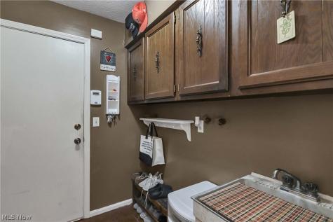 577 Debbington Drive Bay Village OH 44140