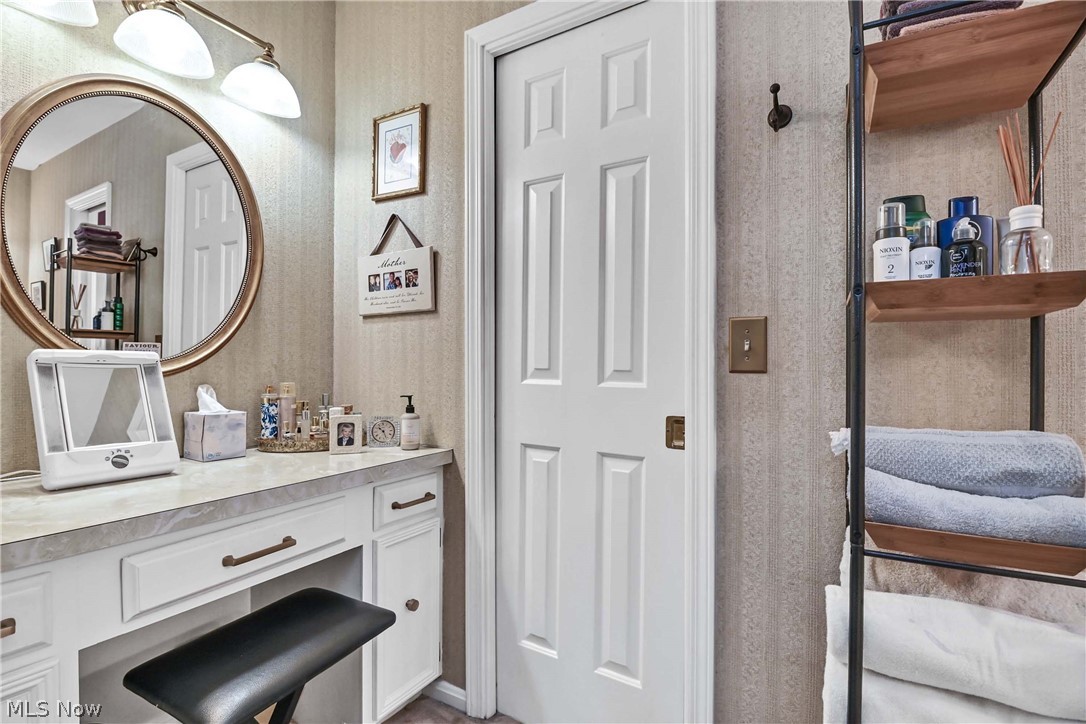 577 Debbington Drive Bay Village OH 44140