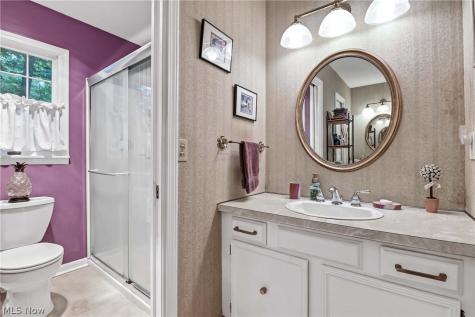 577 Debbington Drive Bay Village OH 44140