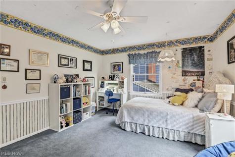 577 Debbington Drive Bay Village OH 44140