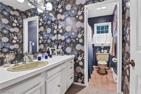 577 Debbington Drive Bay Village OH 44140