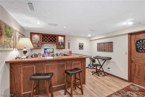 577 Debbington Drive Bay Village OH 44140