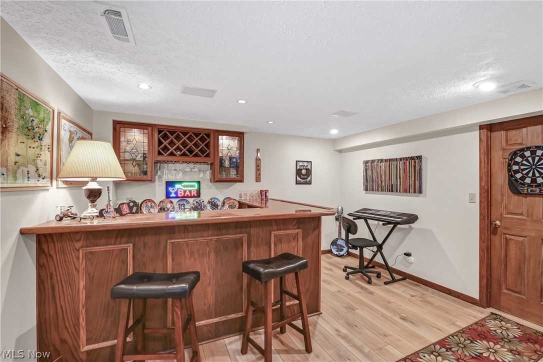 577 Debbington Drive Bay Village OH 44140