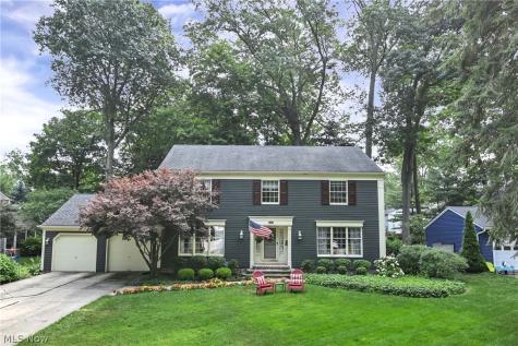577 Debbington Drive Bay Village OH 44140