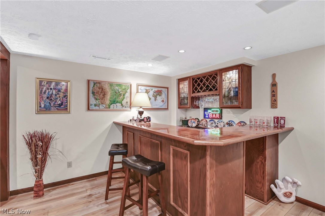 577 Debbington Drive Bay Village OH 44140