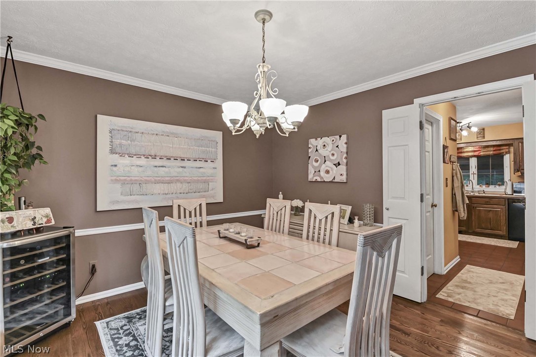 577 Debbington Drive Bay Village OH 44140