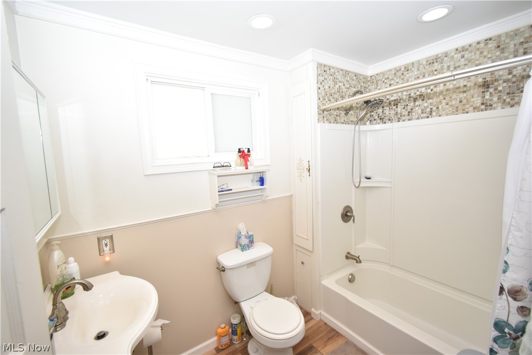 3923 Robert Avenue Cleveland OH 44109