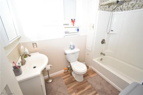3923 Robert Avenue Cleveland OH 44109