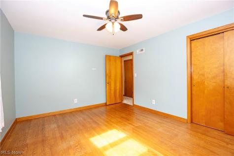2207 Robinhood Drive Wooster OH 44691