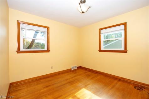 2207 Robinhood Drive Wooster OH 44691