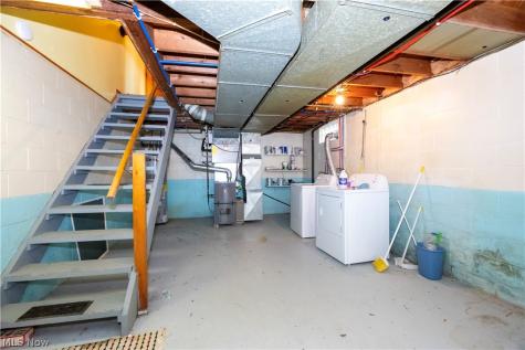 2207 Robinhood Drive Wooster OH 44691
