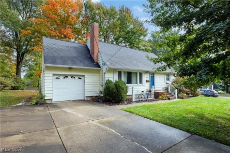 2207 Robinhood Drive Wooster OH 44691