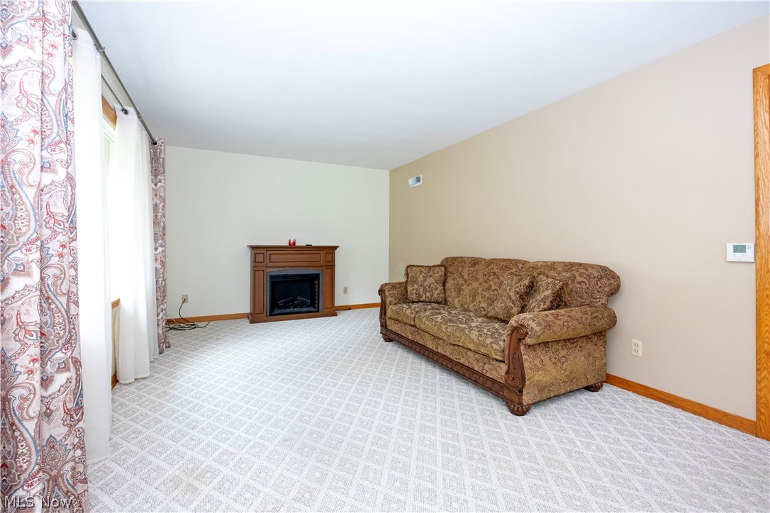 2207 Robinhood Drive Wooster OH 44691