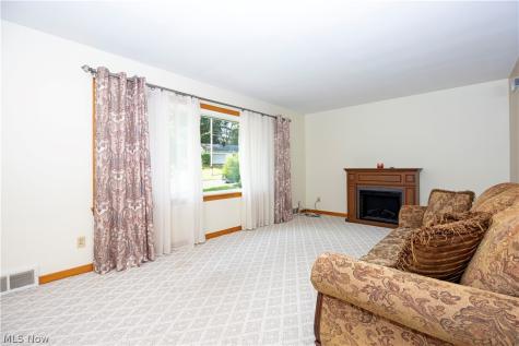 2207 Robinhood Drive Wooster OH 44691