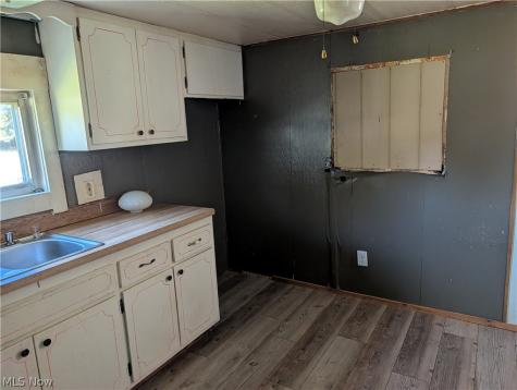 225 Brandywine Elyria OH 44035