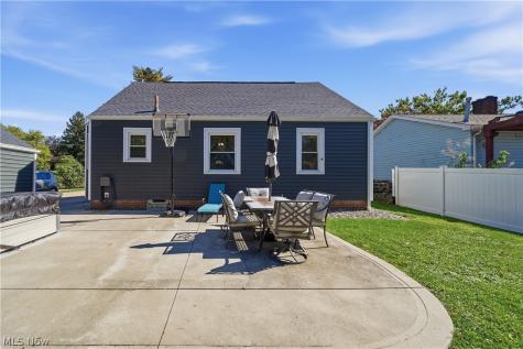 4637 Grandview Avenue NE Canton OH 44705