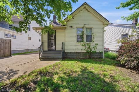 15901 Pythias Avenue Cleveland OH 44110