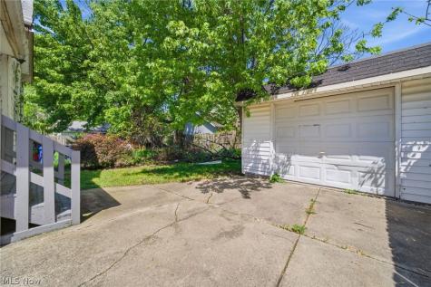 15901 Pythias Avenue Cleveland OH 44110