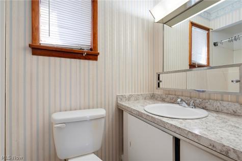 796 Indian Trail Akron OH 44314