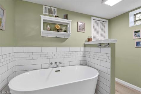 37636 Lake Drive Avon OH 44011