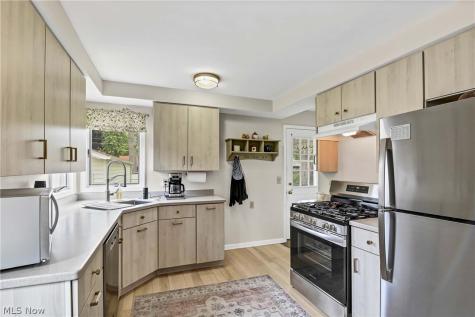 37636 Lake Drive Avon OH 44011