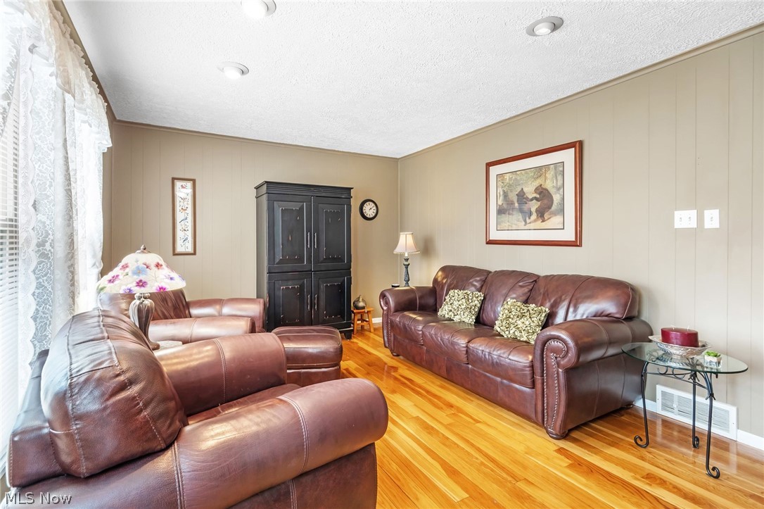 880 Markham Avenue Cuyahoga Falls OH 44221