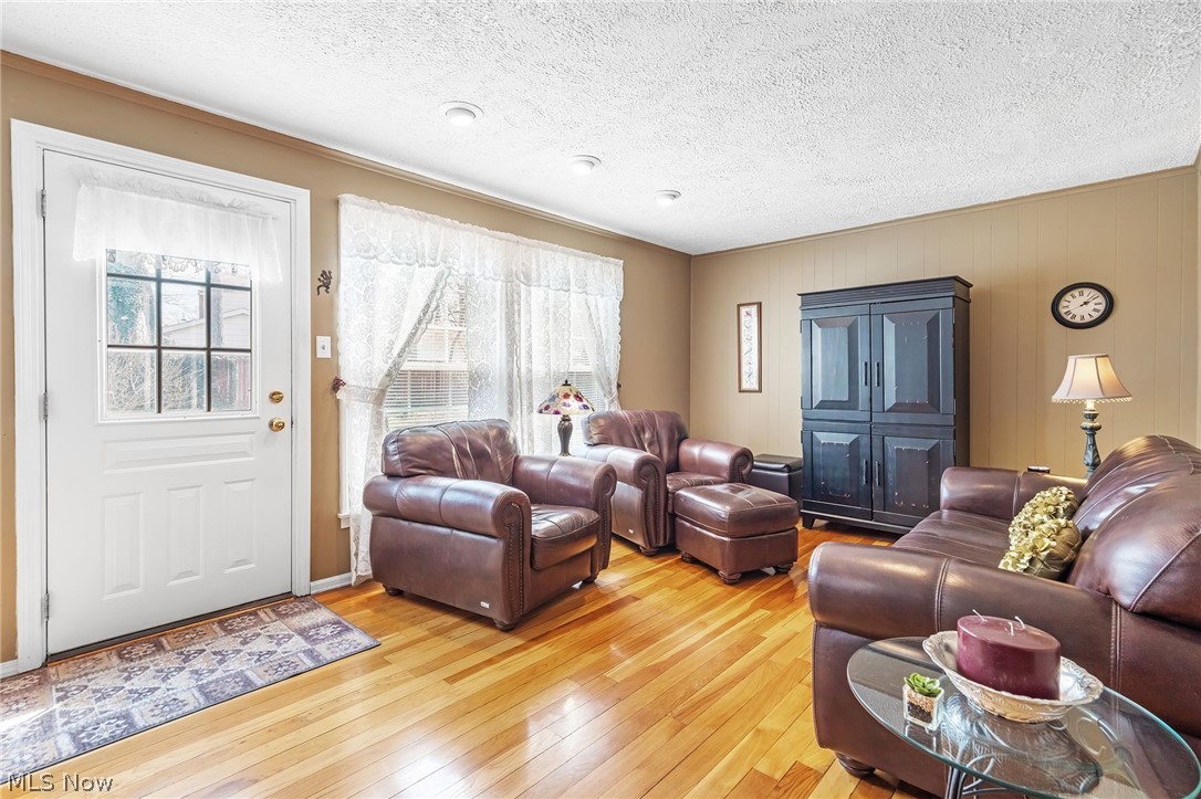 880 Markham Avenue Cuyahoga Falls OH 44221