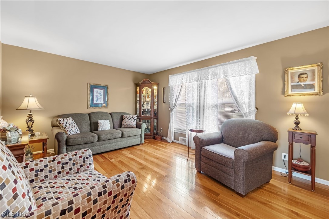 880 Markham Avenue Cuyahoga Falls OH 44221
