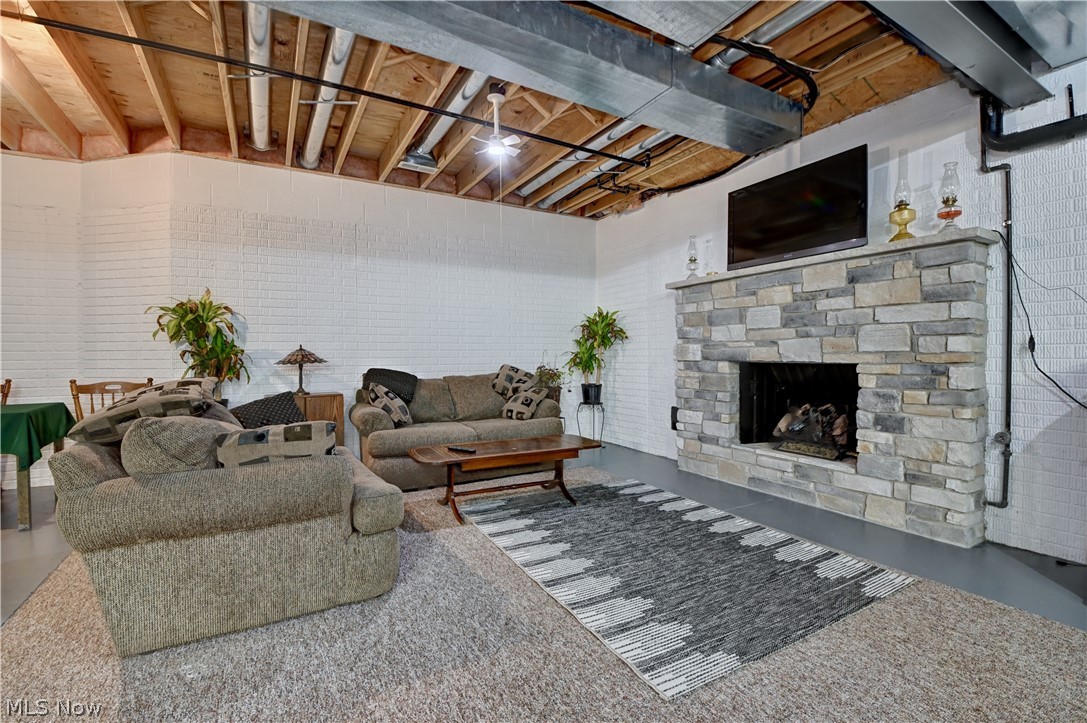 2390 Auberry Drive Green OH 44312