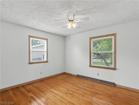 2115 Daniels Avenue Akron OH 44312