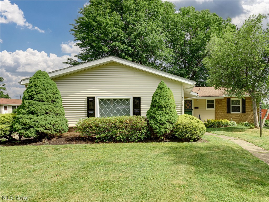 2115 Daniels Avenue Akron OH 44312