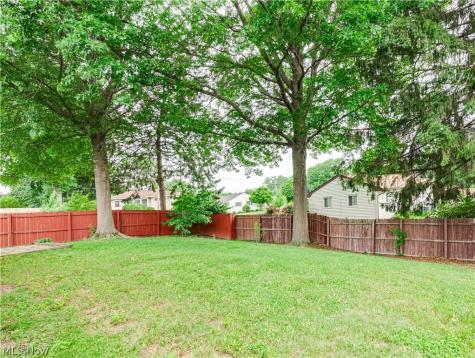 2115 Daniels Avenue Akron OH 44312