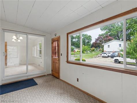 2115 Daniels Avenue Akron OH 44312