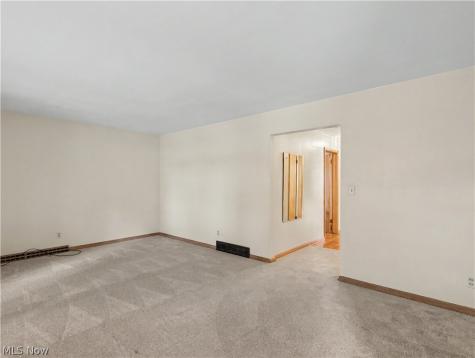 2115 Daniels Avenue Akron OH 44312
