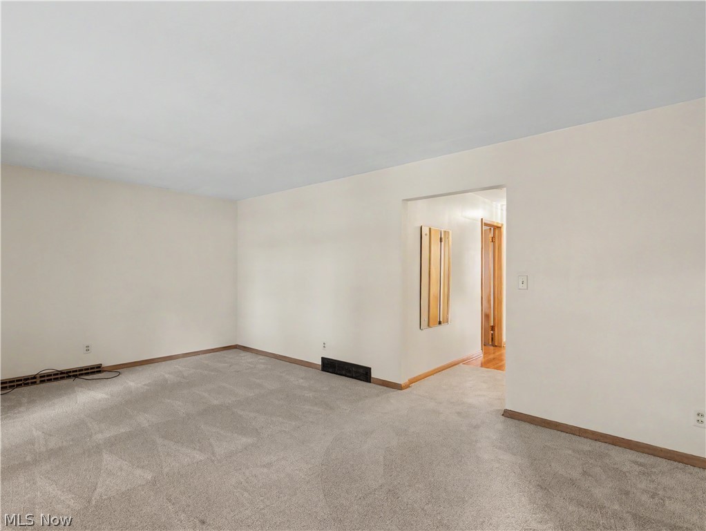 2115 Daniels Avenue Akron OH 44312