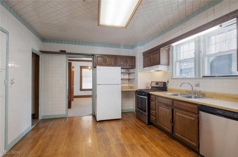 1468 Parkhill Road Cleveland Heights OH 44121