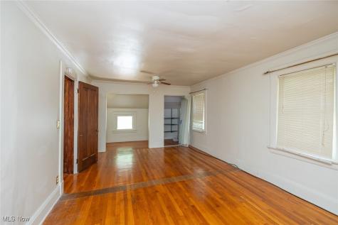 1468 Parkhill Road Cleveland Heights OH 44121