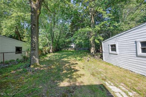 1468 Parkhill Road Cleveland Heights OH 44121