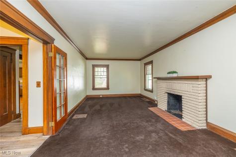 1468 Parkhill Road Cleveland Heights OH 44121