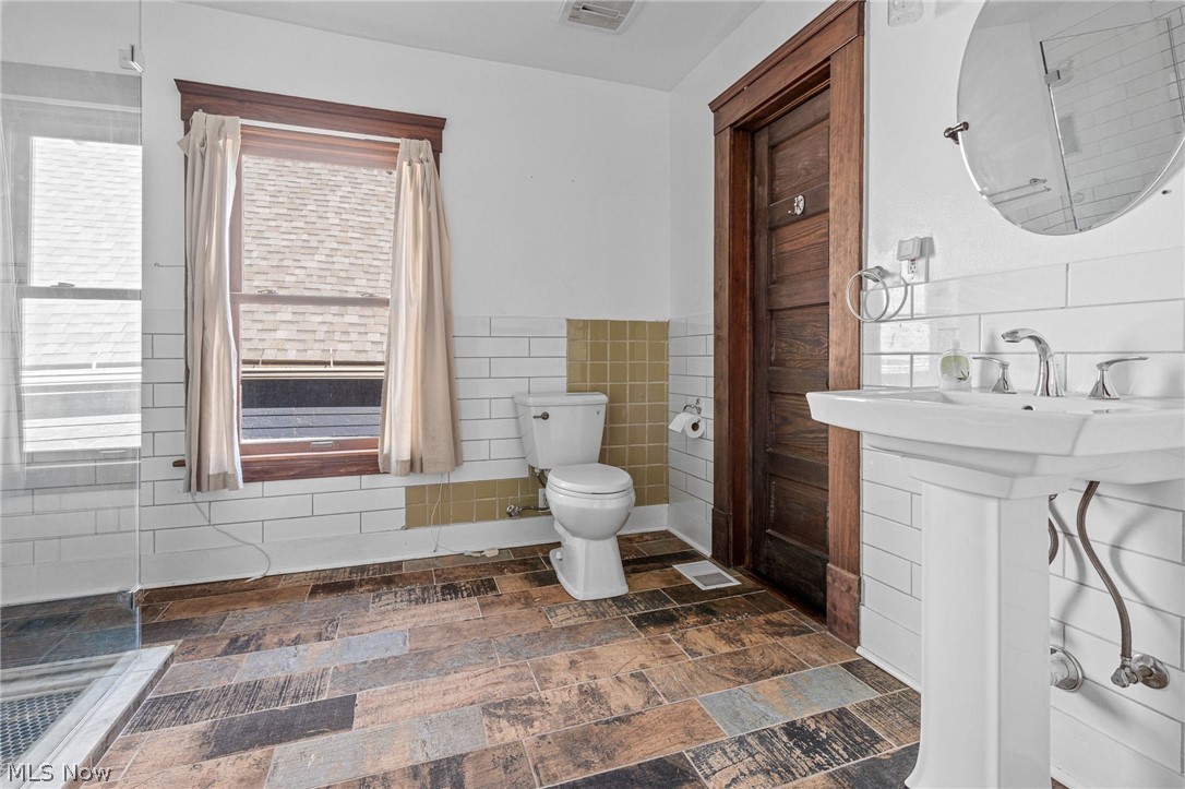 4209 Woodbine Avenue Cleveland OH 44113