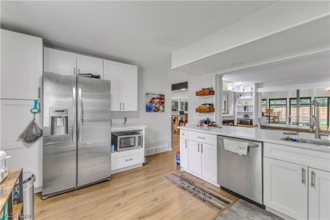 607 Castle Boulevard Akron OH 44313
