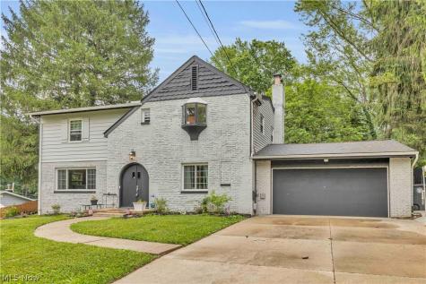 607 Castle Boulevard Akron OH 44313