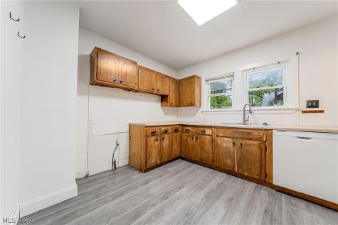 20180 Hillcrest Drive Euclid OH 44117